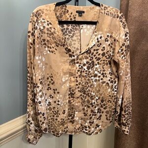 Ann Taylor Animal Print Button-Up Blouse‎ medium